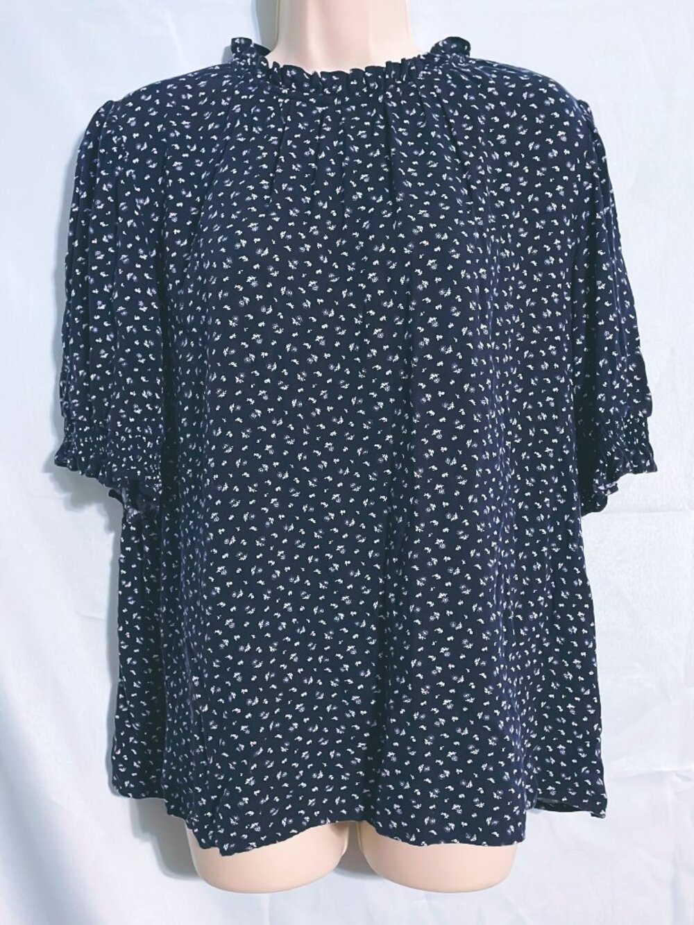 Amazon Essentials Cute Dark Blue Top Size XL